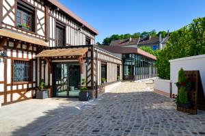 Madiha OUQACEM VIRATHAM - APRIM ARCHITECTURE